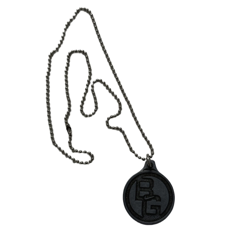 NIKE blake griffin 24" chain with pendant.